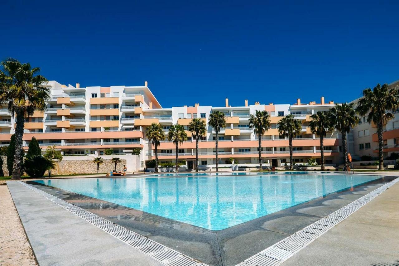 Fantastic Seaside Family Apartment With Pool Parede Luaran gambar