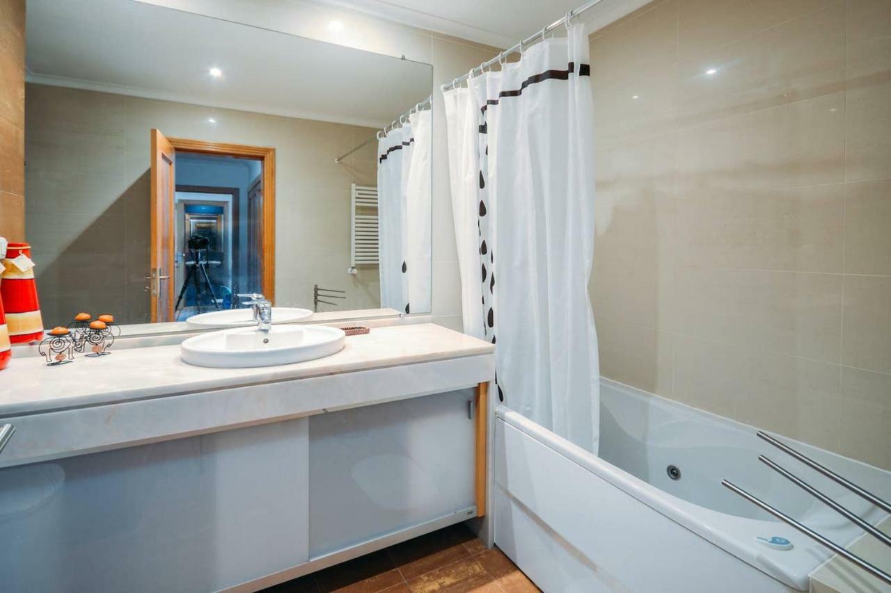 Fantastic Seaside Family Apartment With Pool Parede Luaran gambar